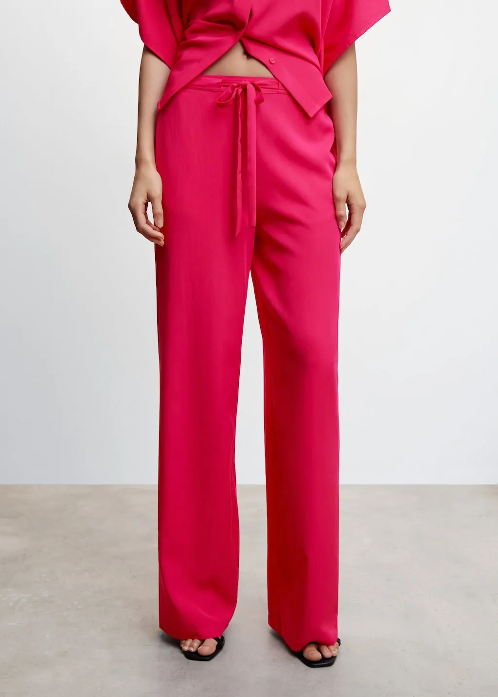 Pantaloni diritti fluidi